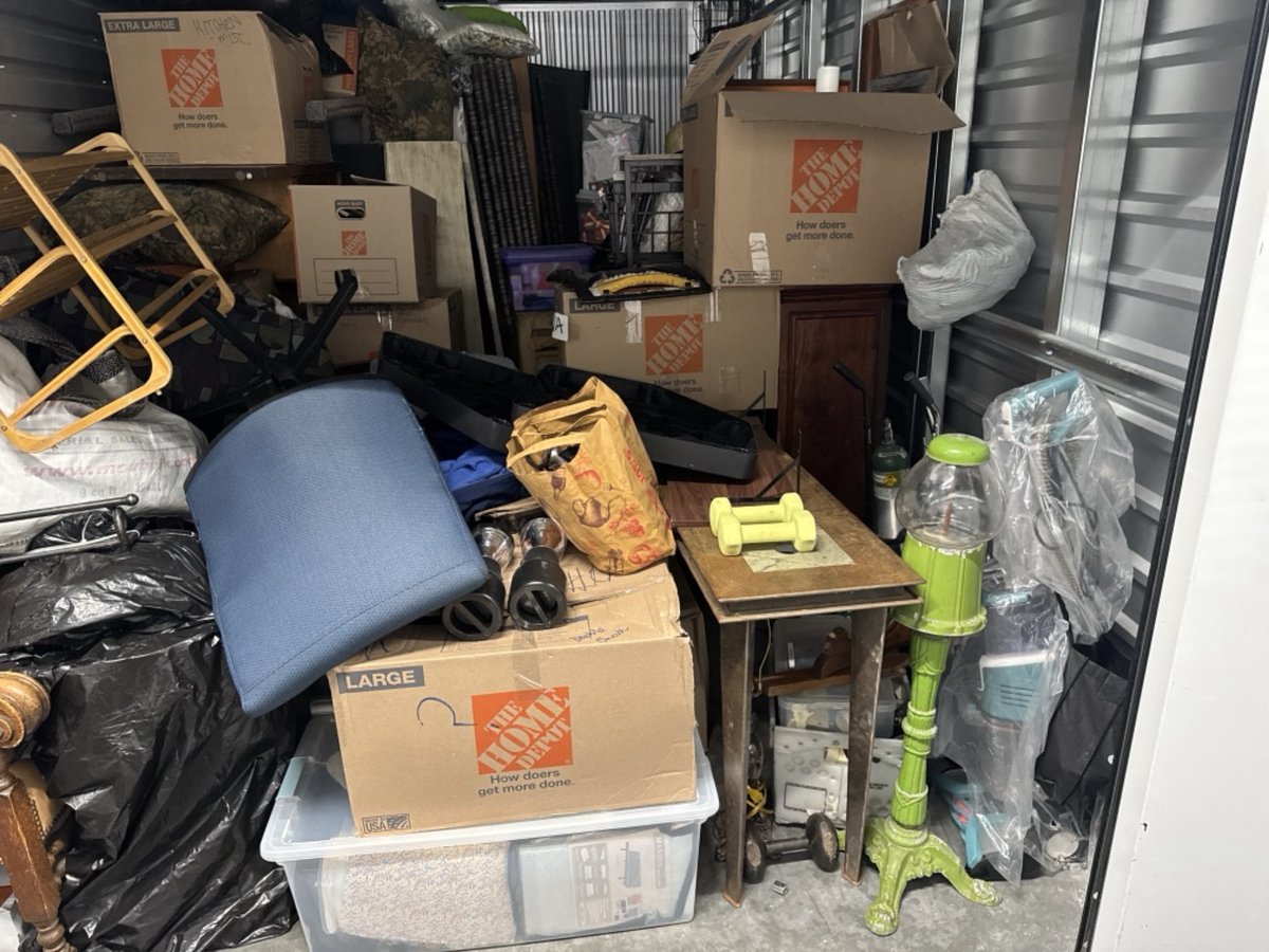 10 x 20 storage unit in Santa Fe Springs, CA
