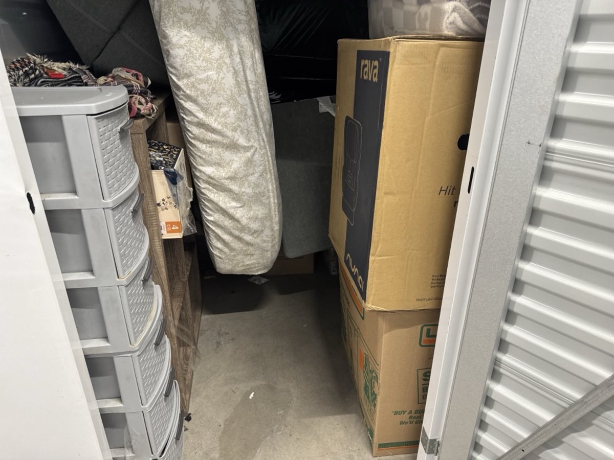 5 x 10 storage unit in Santa Fe Springs, CA
