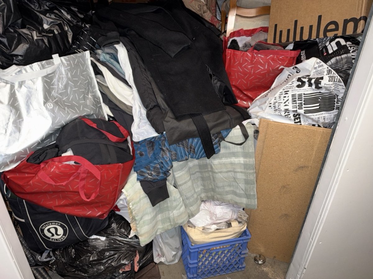 10 x 15 storage unit in Los Alamitos, CA