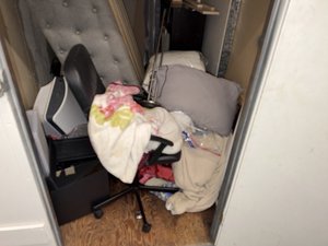5 x 10 storage unit in Artesia, CA