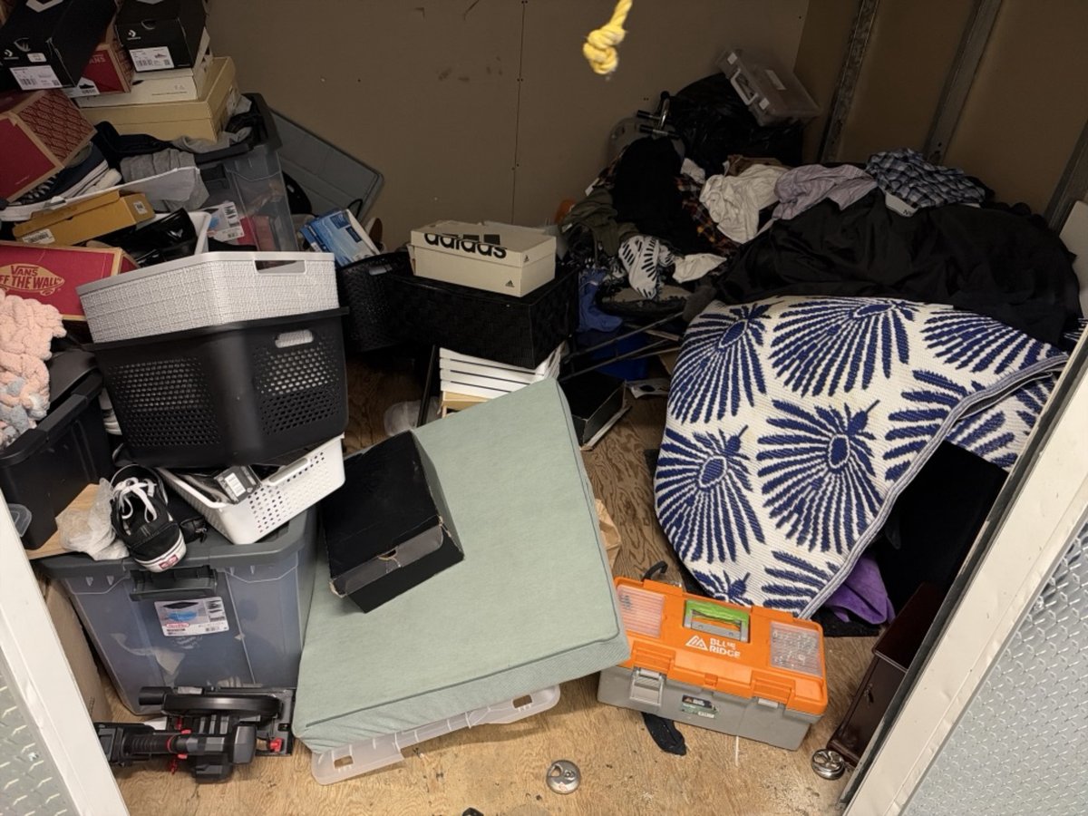 10 x 10 storage unit in Artesia, CA