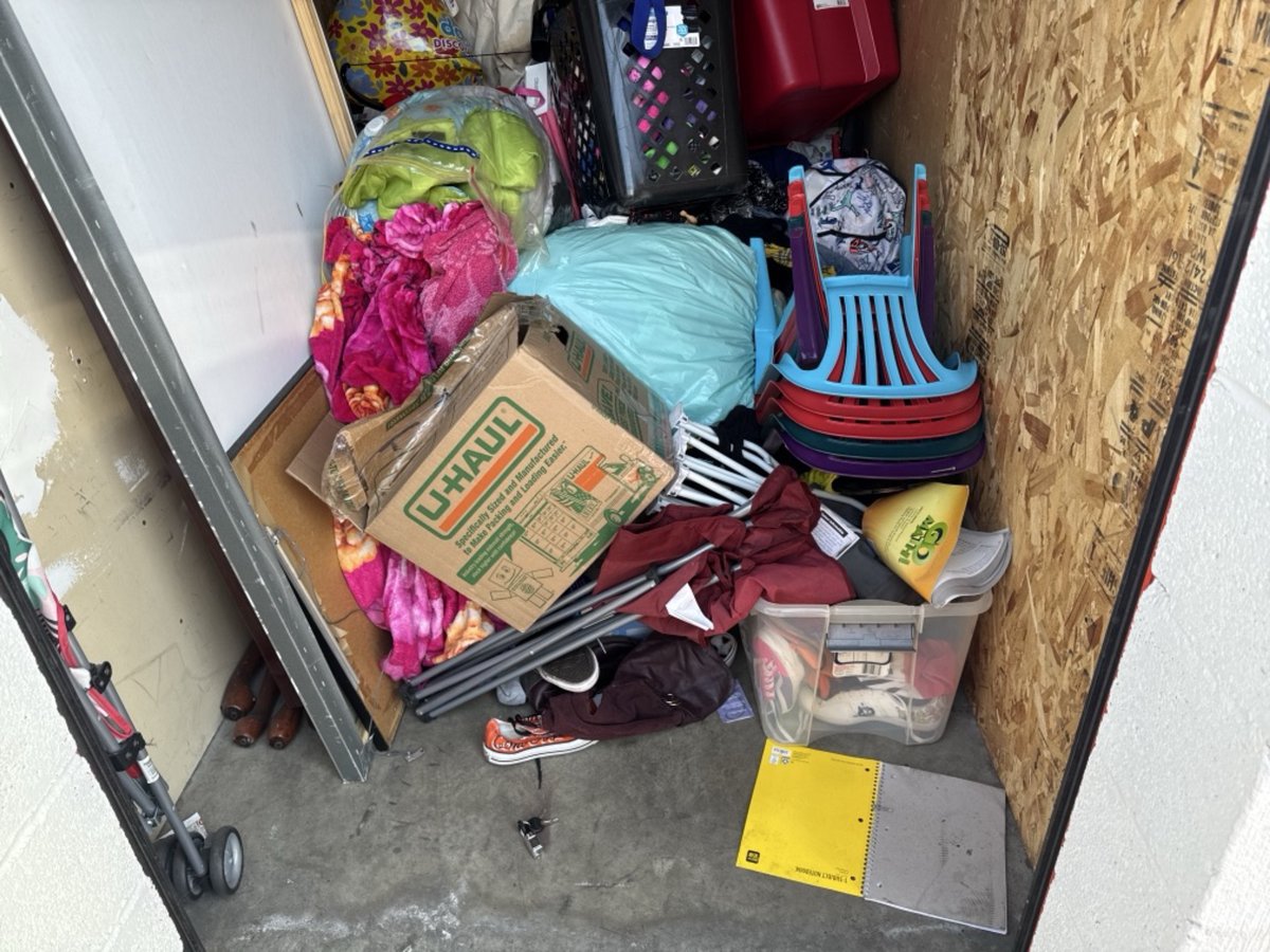 5 x 10 storage unit in Long Beach, CA