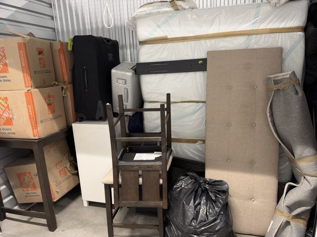 10 x 5 storage unit in Santa Fe Springs, CA