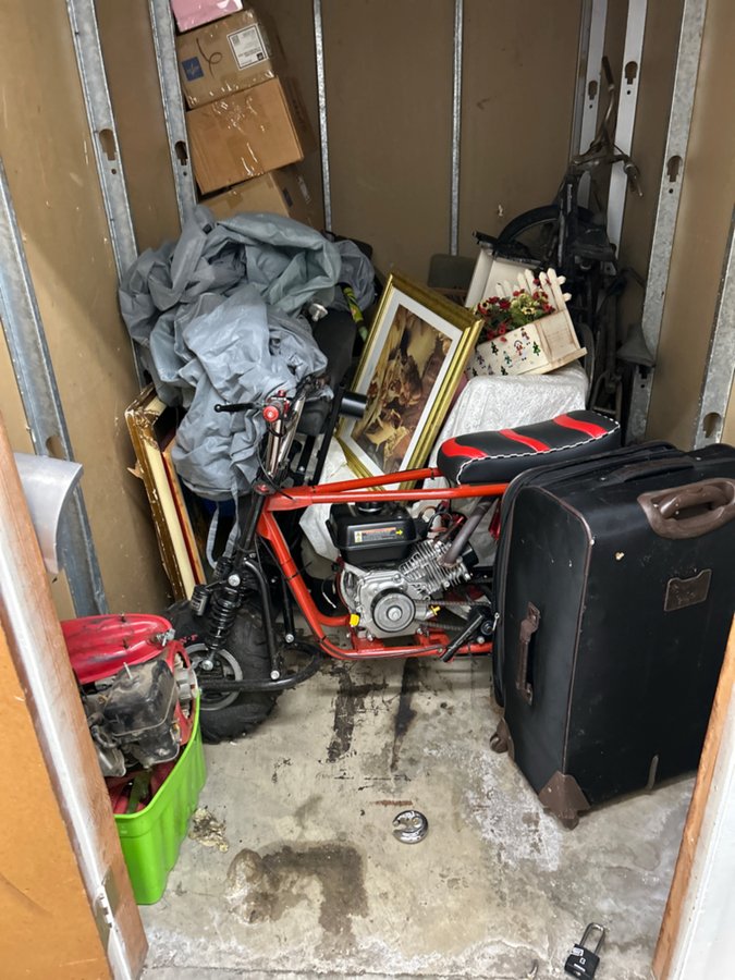 5 x 10 storage unit in Long Beach, CA