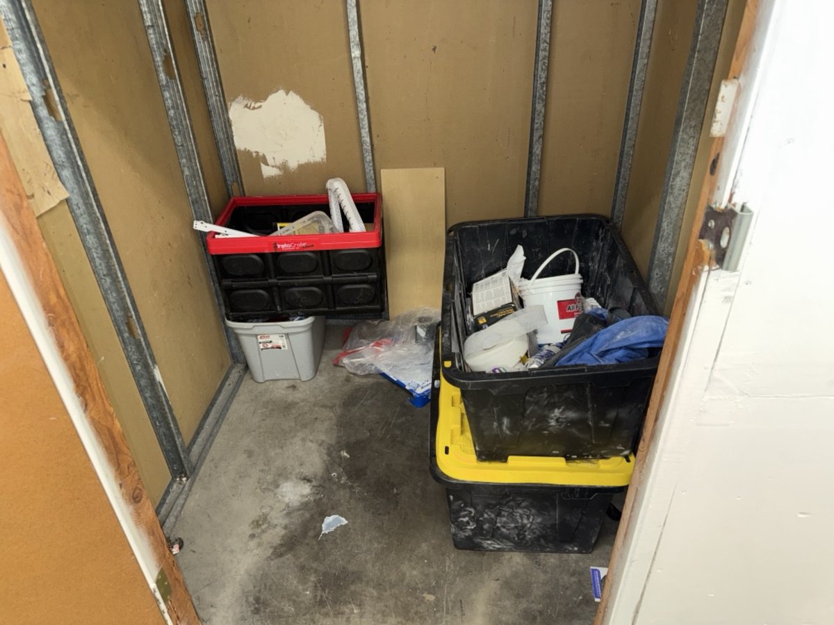 5 x 5 storage unit in Long Beach, CA
