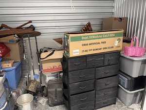 10 x 5 storage unit in Santa Fe Springs, CA