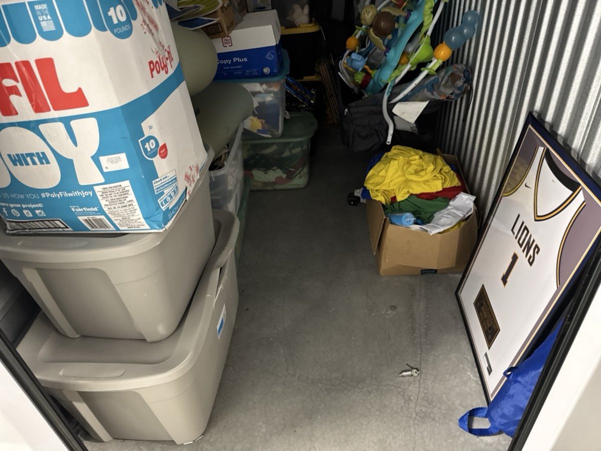 5 x 10 storage unit in Cypress, CA