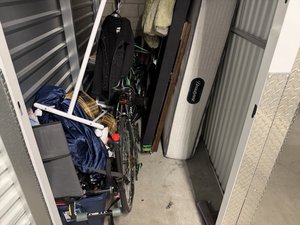 5 x 10 storage unit in Cypress, CA