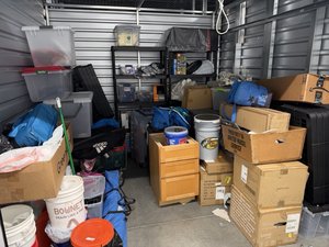 10 x 10 storage unit in Cypress, CA