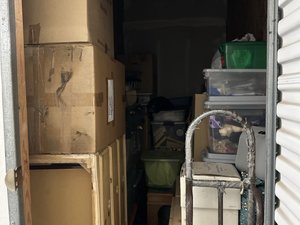 5 x 10 storage unit in Cypress, CA