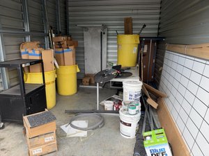10 x 15 storage unit in Hawaiian Gardens, CA
