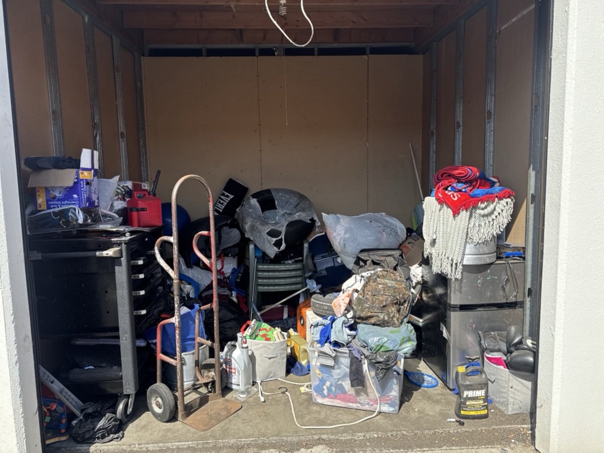 10 x 10 storage unit in Fullerton, CA