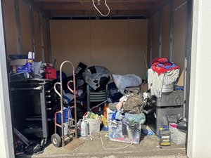 10 x 10 storage unit in Fullerton, CA