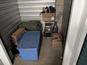 5 x 5 storage unit in Hawaiian Gardens, CA