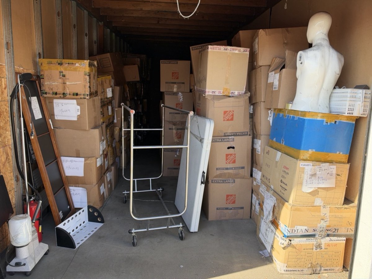 10 x 30 storage unit in Fullerton, CA