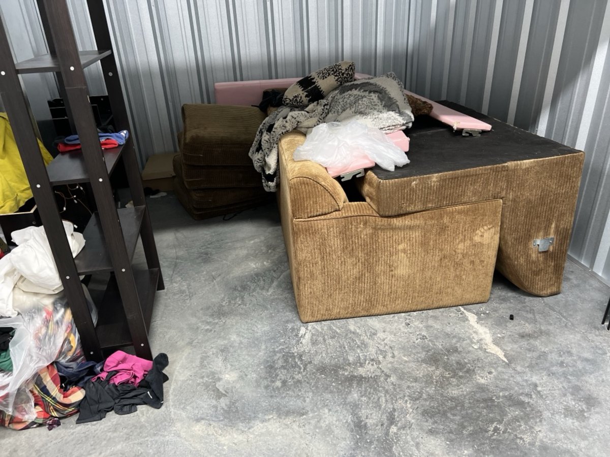 10 x 10 storage unit in Chicago, IL