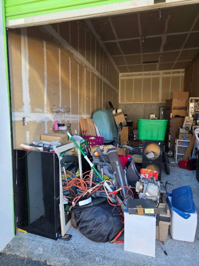 10 x 25 storage unit in Tacoma, WA