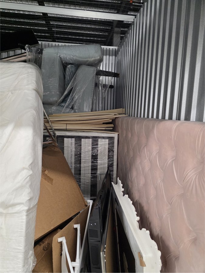 10 x 8 storage unit in Miami Gardens, FL