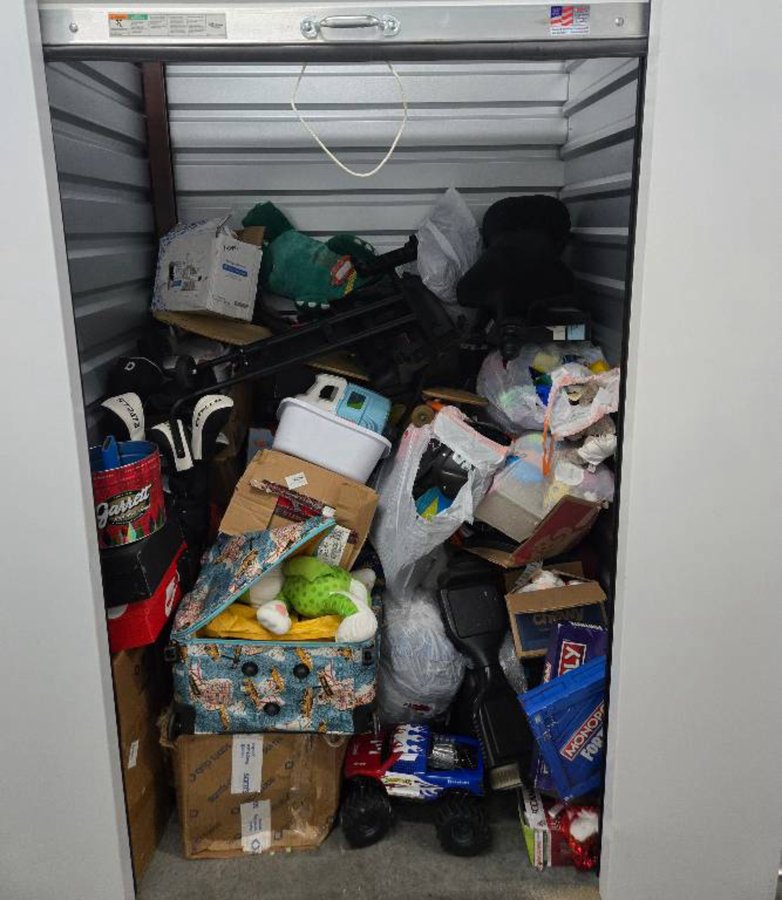 5 x 5 storage unit in Aurora, CO
