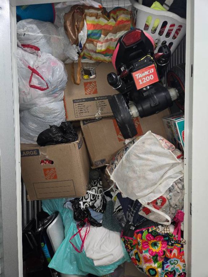 5 x 5 storage unit in Los Angeles, CA