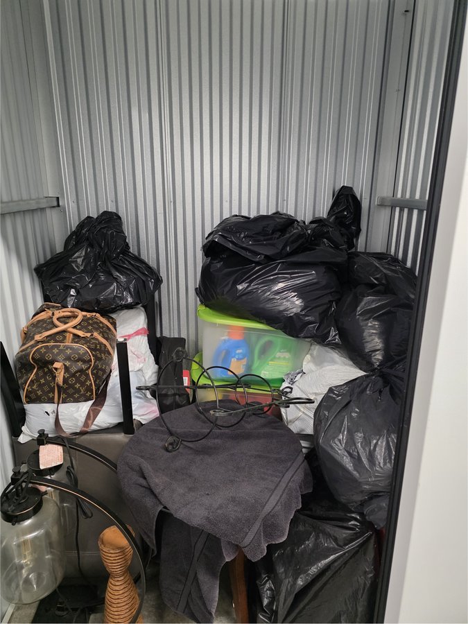 5 x 4 storage unit in Miami Gardens, FL