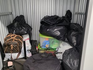 5 x 4 storage unit in Miami Gardens, FL