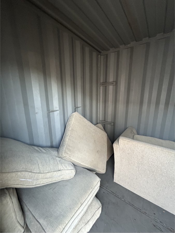 8 x 11 storage unit in Long Beach, CA