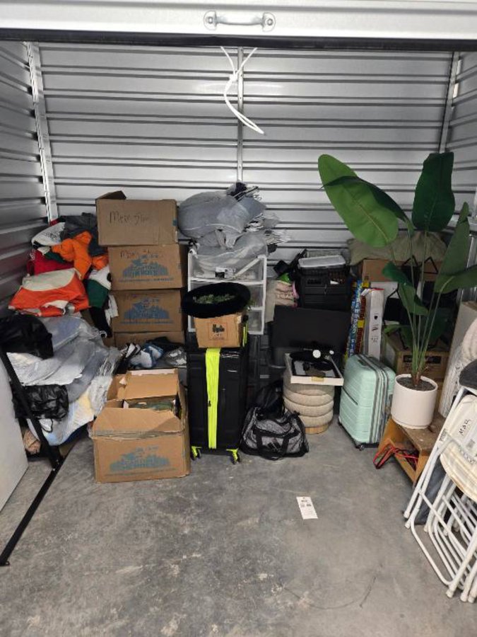 10 x 8 storage unit in Phoenix, AZ
