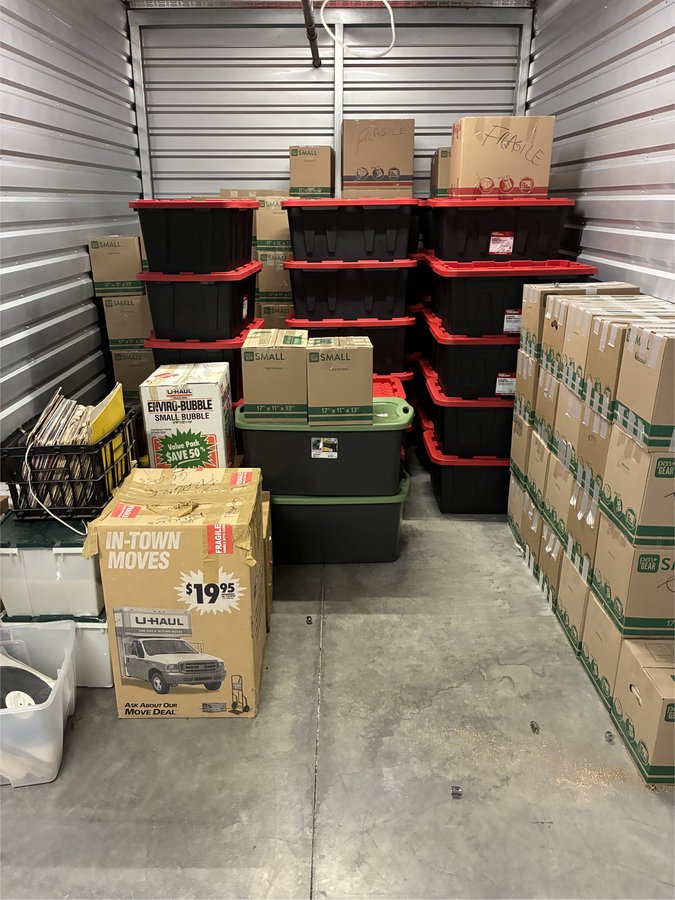 10 x 15 storage unit in Henderson, NV