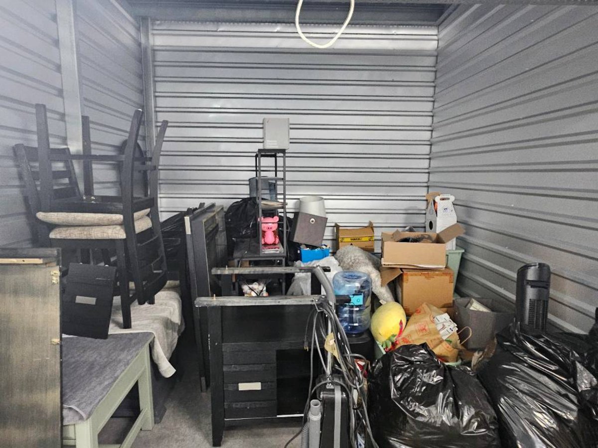 10 x 10 storage unit in Tucson, AZ
