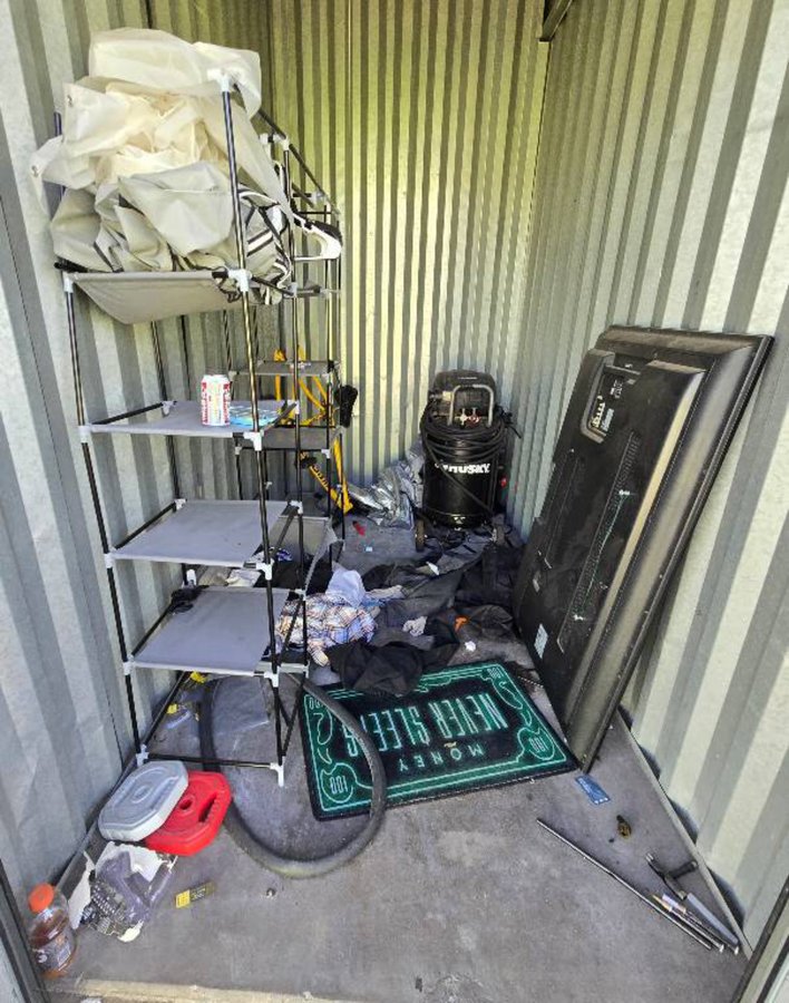 5 x 10 storage unit in Fontana, CA