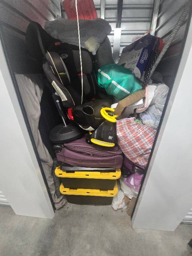 5 x 5 storage unit in Los Angeles, CA