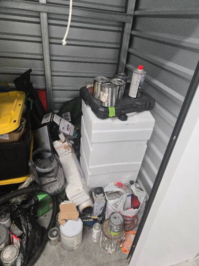 5 x 5 storage unit in Los Angeles, CA
