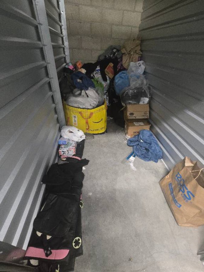 5 x 10 storage unit in Los Angeles, CA
