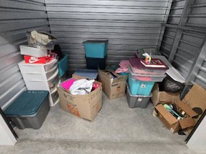 10 x 7 storage unit in Los Angeles, CA