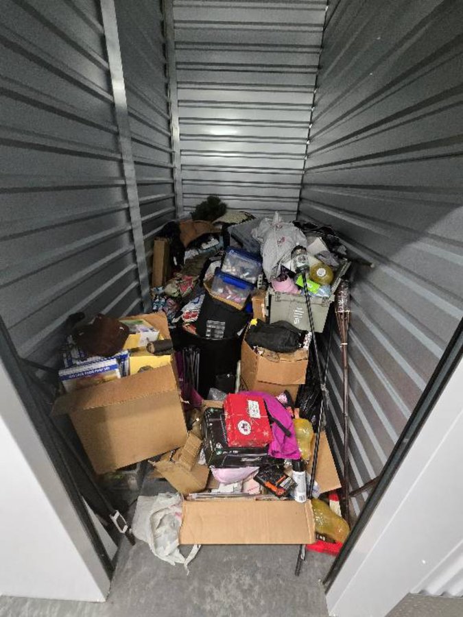 5 x 10 storage unit in Los Angeles, CA