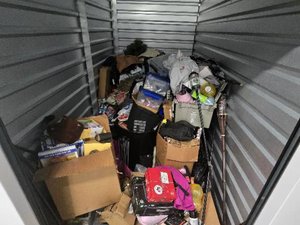 5 x 10 storage unit in Los Angeles, CA