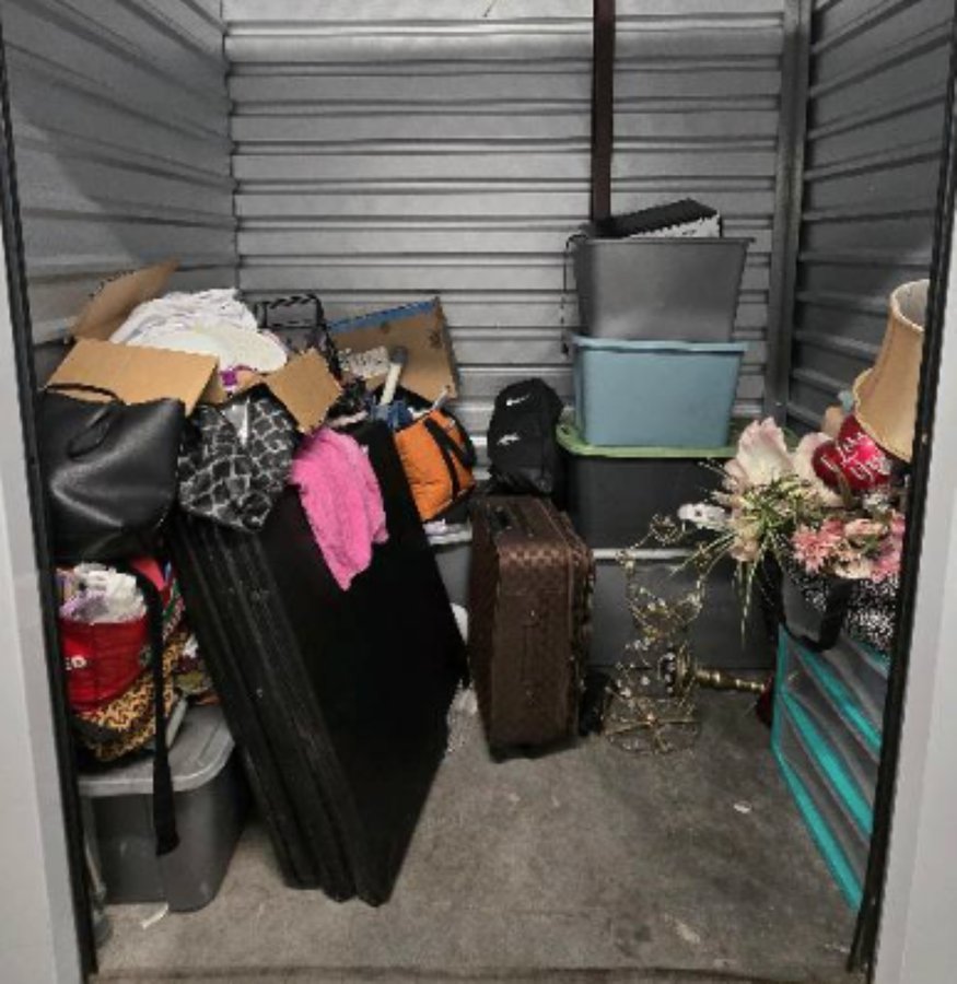 10 x 5 storage unit in Goodyear, AZ