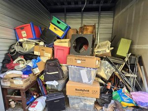 10 x 10 storage unit in Puyallup, WA
