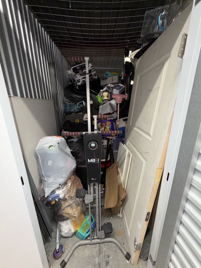 5 x 10 storage unit in Van Nuys, CA