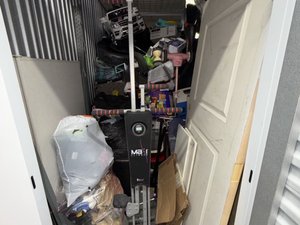 5 x 10 storage unit in Van Nuys, CA