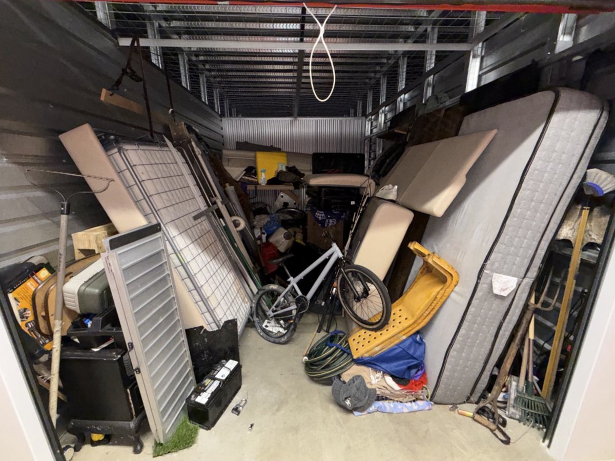 10 x 15 storage unit in Van Nuys, CA