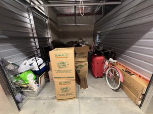 10 x 15 storage unit in Van Nuys, CA