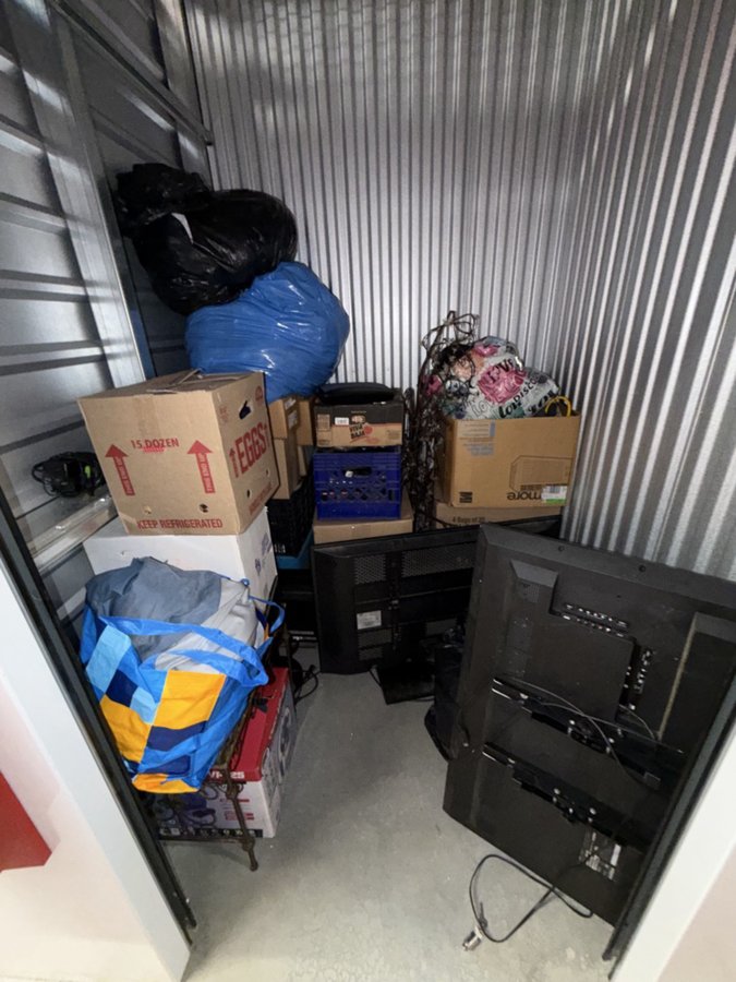 5 x 5 storage unit in Van Nuys, CA