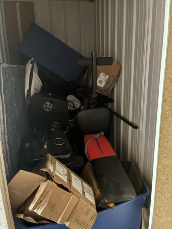 5 x 8 storage unit in Spring Valley, CA