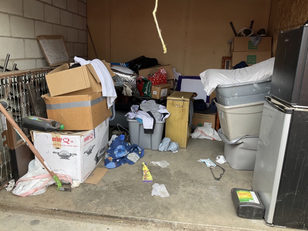 10 x 10 storage unit in Palmdale, CA