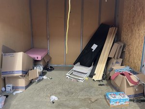10 x 10 storage unit in Palmdale, CA