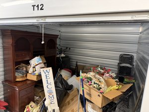 10 x 10 storage unit in Mt Vernon, IN