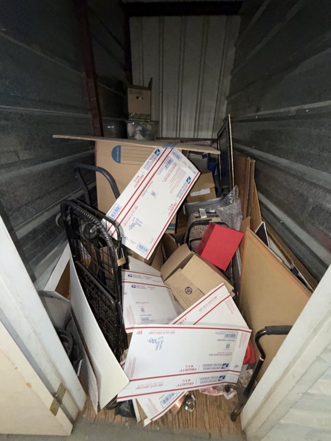 5 x 10 storage unit in Palmdale, CA