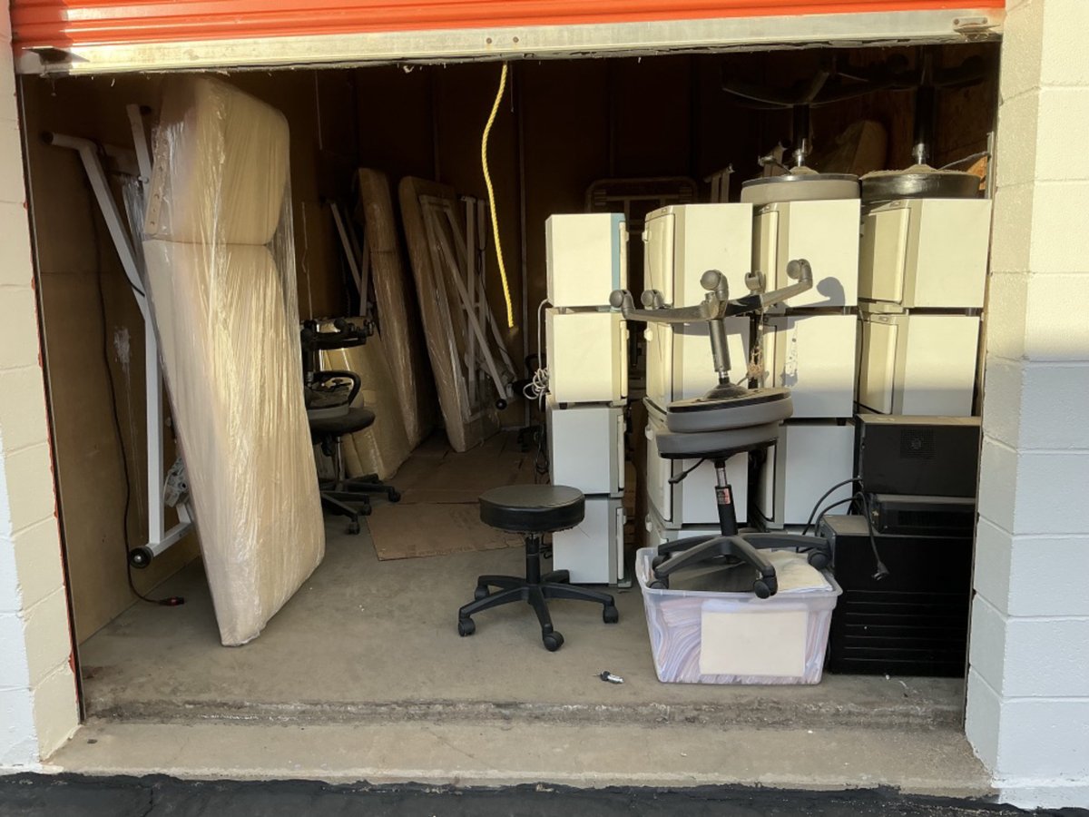 10 x 15 storage unit in Palmdale, CA